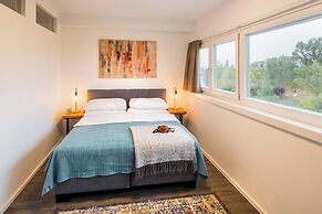 URBAN ISLAND - Riverside Apartments