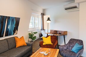 URBAN ISLAND - Riverside Apartments