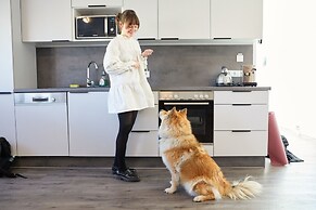 URBAN ISLAND - Riverside Apartments