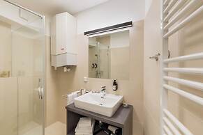 URBAN ISLAND - Riverside Apartments