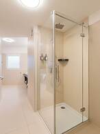 URBAN ISLAND - Riverside Apartments