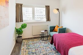 URBAN ISLAND - Riverside Apartments