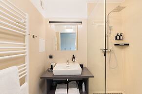 URBAN ISLAND - Riverside Apartments