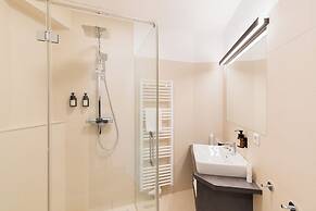 URBAN ISLAND - Riverside Apartments