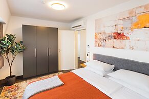 URBAN ISLAND - Riverside Apartments