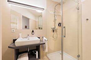 URBAN ISLAND - Riverside Apartments