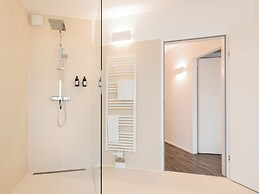 URBAN ISLAND - Riverside Apartments