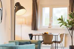 URBAN ISLAND - Riverside Apartments