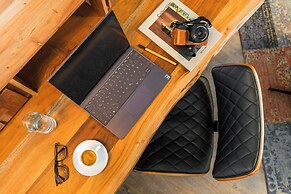 URBAN ISLAND - Riverside Apartments