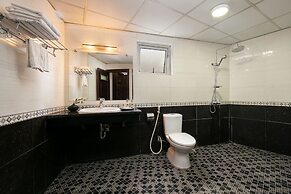 Duc Trong Hotel
