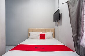 RedDoorz Syariah near Margonda Raya