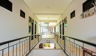 RedDoorz Syariah near Margonda Raya