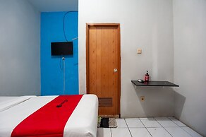 RedDoorz Syariah near Margonda Raya