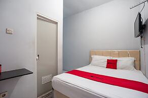 RedDoorz Syariah near Margonda Raya