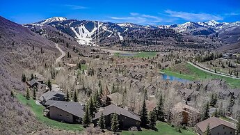 Lower Deer Valley Private Home by Luxury Mountain Destinations