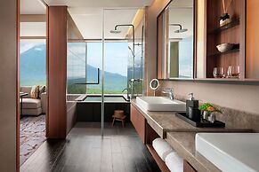 Higashiyama Niseko Village, a Ritz-Carlton Reserve