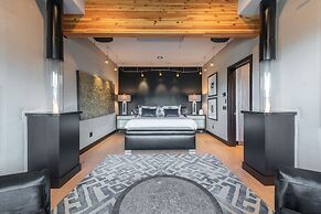 Penthouse Silver Lake Village by Luxury Mountain Destinations