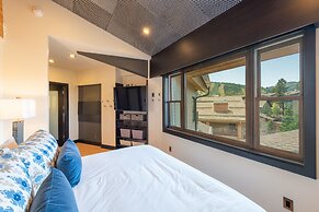 Penthouse Silver Lake Village by Luxury Mountain Destinations