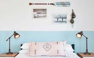 The Surf House - Hostel