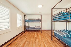 The Surf House - Hostel