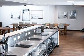 The Surf House - Hostel