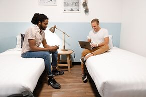 The Surf House - Hostel