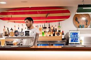 The Surf House - Hostel