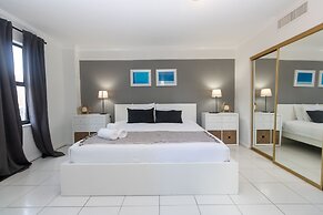 341 APT Hollywood Beach