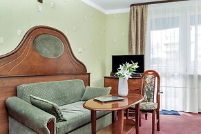 Apartamenty Awangardia Kasprowicza by Renters