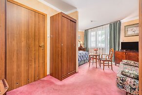 Apartamenty Awangardia Kasprowicza by Renters