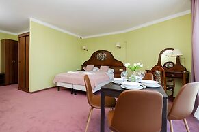 Apartamenty Awangardia Kasprowicza by Renters