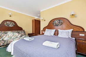 Apartamenty Awangardia Kasprowicza by Renters