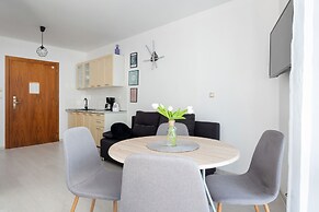 Apartamenty Awangardia Kasprowicza by Renters