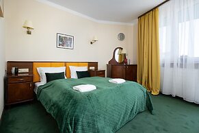 Apartamenty Awangardia Kasprowicza by Renters