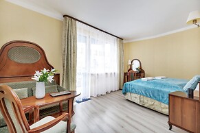 Apartamenty Awangardia Kasprowicza by Renters