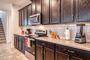 Elegant Brand New 9 Bedrooms House With Private Pool at Solara Resort 