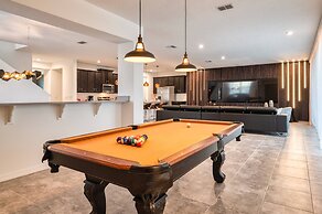 Elegant Brand New 9 Bedrooms House With Private Pool at Solara Resort 