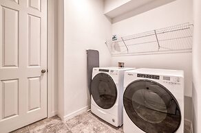 Elegant Brand New 9 Bedrooms House With Private Pool at Solara Resort 