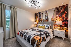 Elegant Brand New 9 Bedrooms House With Private Pool at Solara Resort 