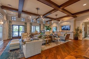 Elegant Brand New 9 Bedrooms House With Private Pool at Solara Resort 