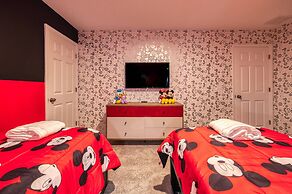 Elegant Brand New 9 Bedrooms House With Private Pool at Solara Resort 