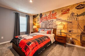 Elegant Brand New 9 Bedrooms House With Private Pool at Solara Resort 