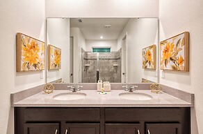 Elegant Brand New 9 Bedrooms House With Private Pool at Solara Resort 