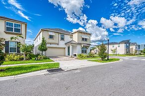 Elegant Brand New 9 Bedrooms House With Private Pool at Solara Resort 