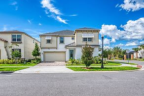 Elegant Brand New 9 Bedrooms House With Private Pool at Solara Resort 