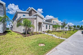 Gorgeous Brand New 7 Bedrooms House With Pool and Game Room at Champio