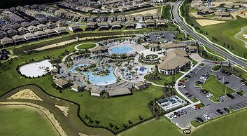 Gorgeous Brand New 7 Bedrooms House With Pool and Game Room at Champio