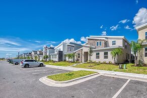 Gorgeous Brand New 7 Bedrooms House With Pool and Game Room at Champio