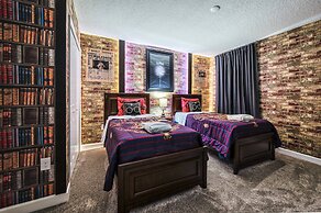 Gorgeous Brand New 7 Bedrooms House With Pool and Game Room at Champio