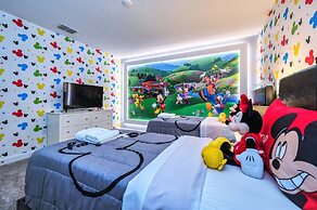 Gorgeous Brand New 7 Bedrooms House With Pool and Game Room at Champio